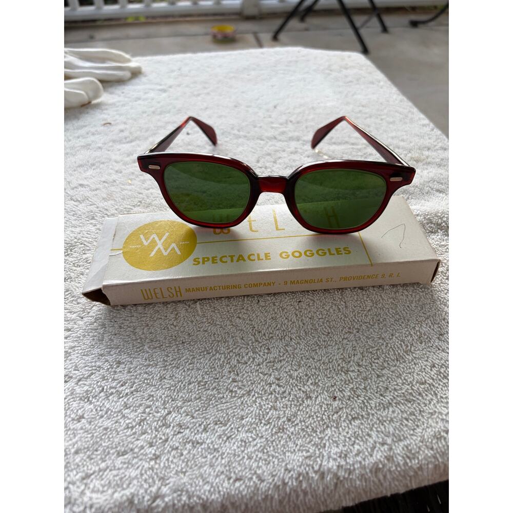 Vintage Welsh spectacle goggles- 2248- Temp Spat 5 3/4- Green lenses 6.00V 3.0